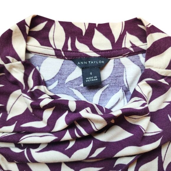 Ann Taylor Leaf Patterned Burgundy Top, Sz. S - Picture 4 of 6